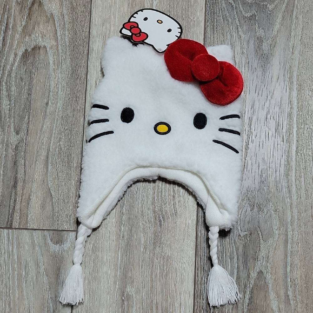 Hello Kitty White Hat with Red Bow